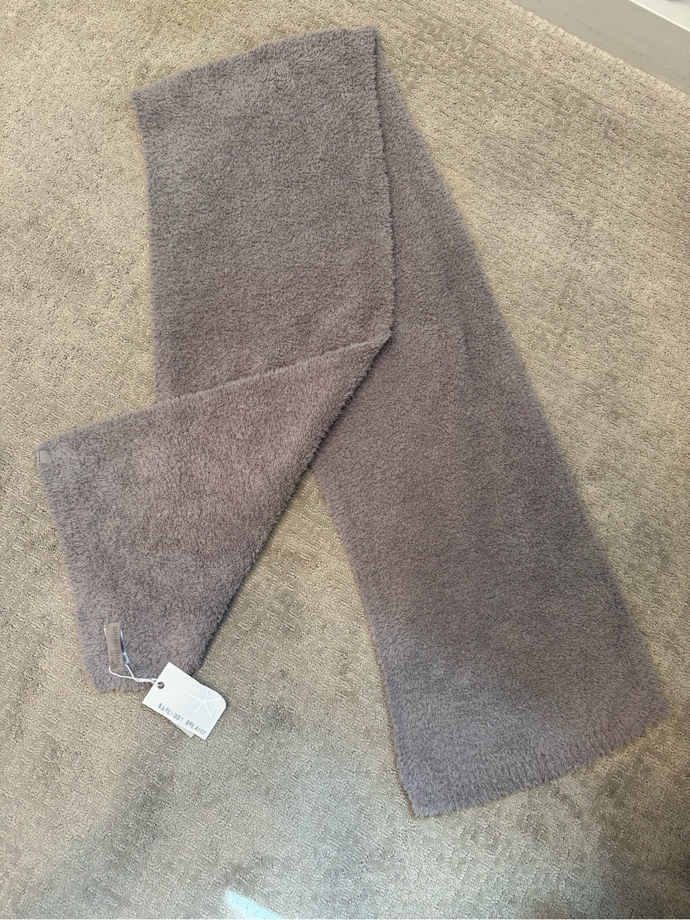 NWT Barefoot Dreams CozyChic Scarf Taupe/Gray